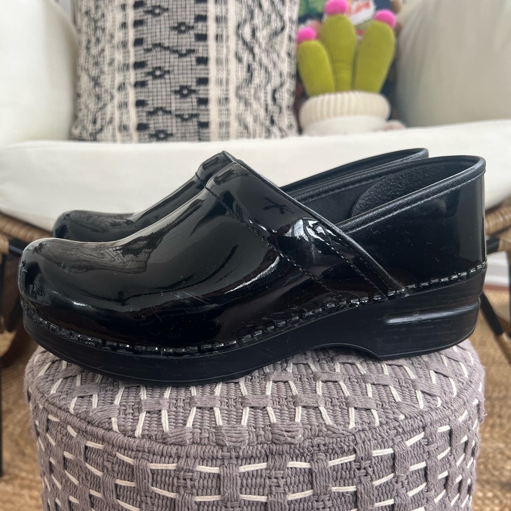 Dansko Shiny Black Professional Patent  Women's Mules Size 39